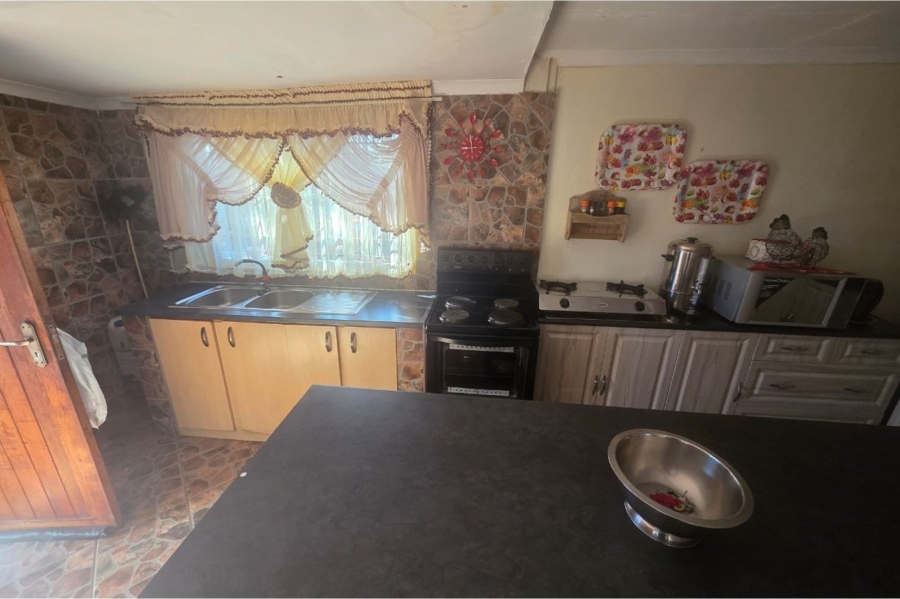 2 Bedroom Property for Sale in Roodepan Northern Cape